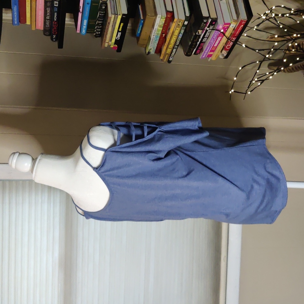 Cutout Top - Picture 2 of 3